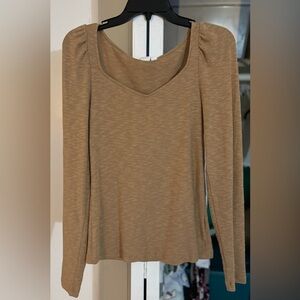 Medium tan GAP long sleeve puffy sleeve shirt